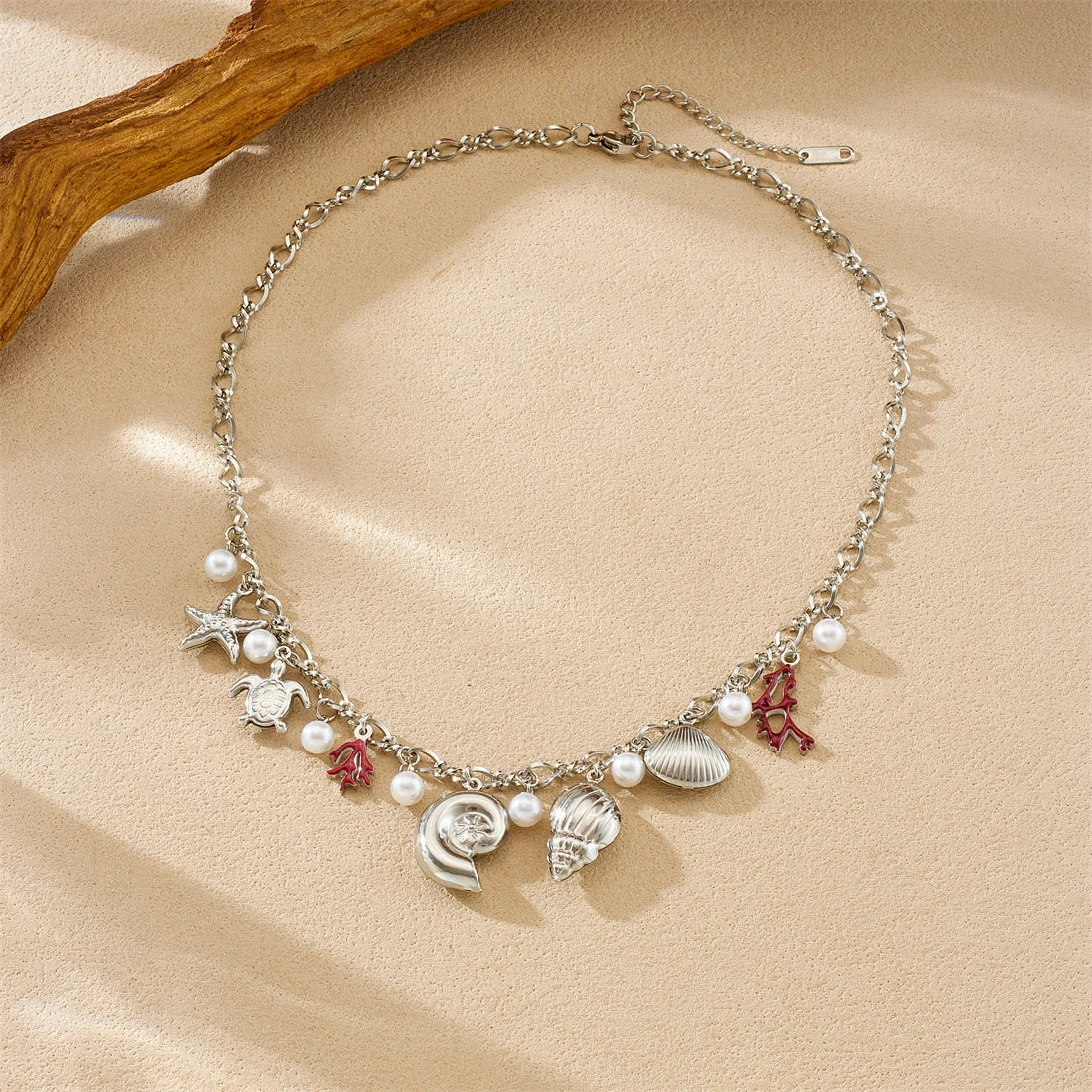 Arrecife Charm Necklace