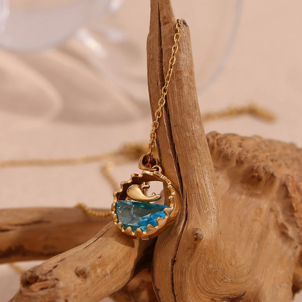 Ballena Whale Pendant Necklace