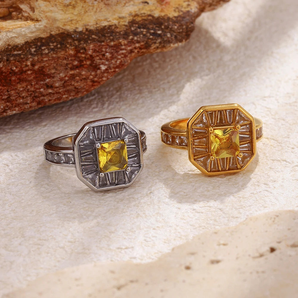 Reina Square Zircon Ring