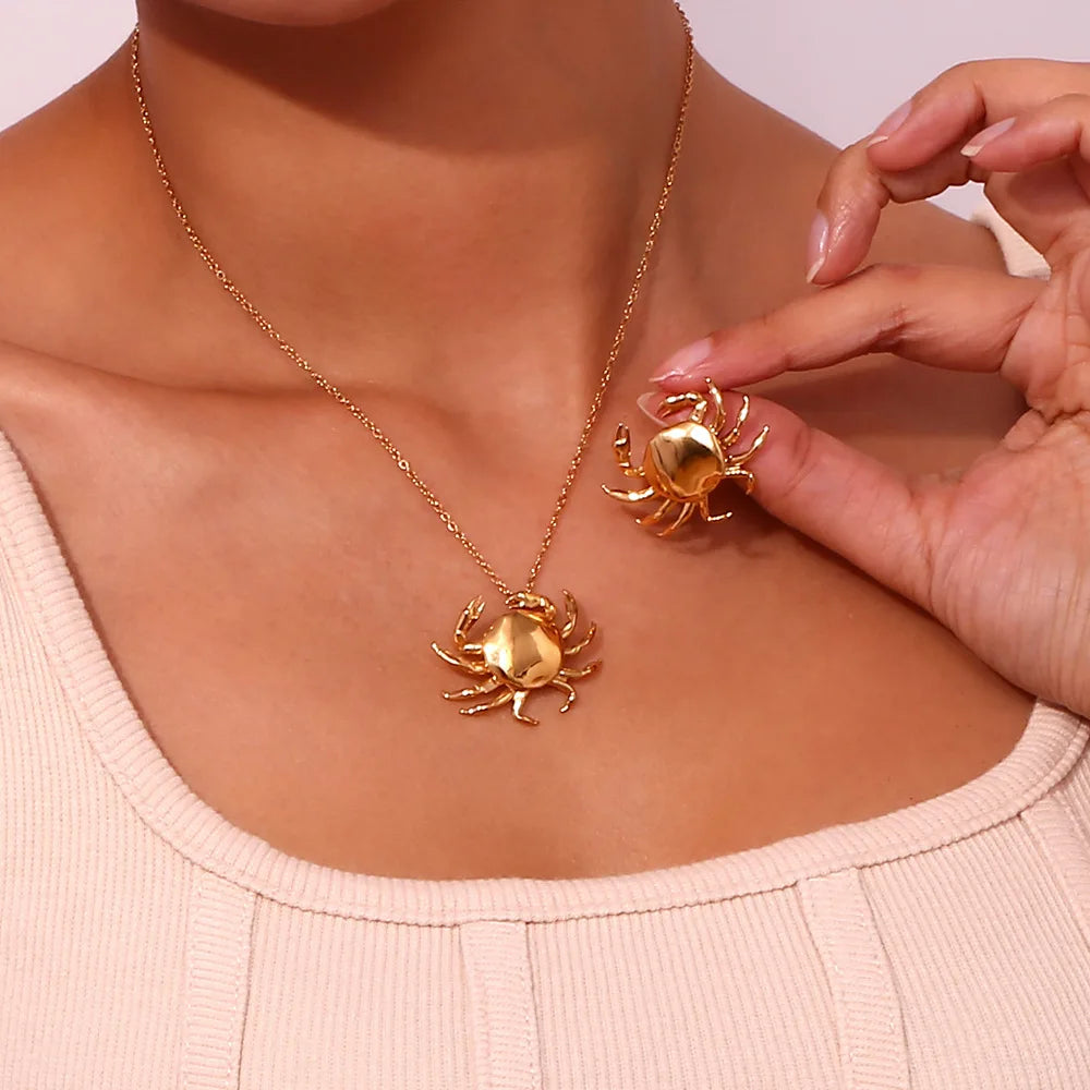 Cangrejito Crab Pendant Necklace