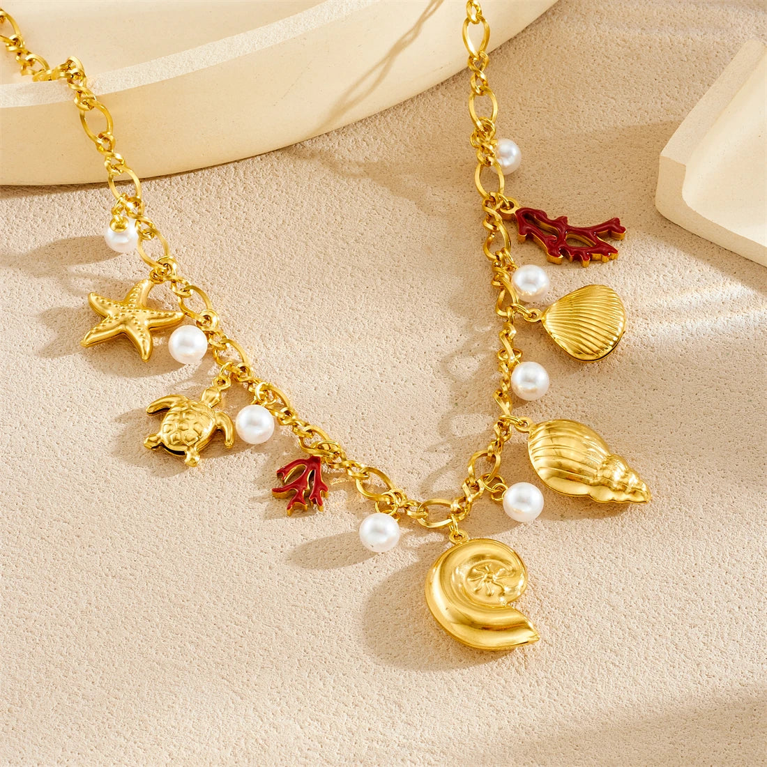 Arrecife Charm Necklace