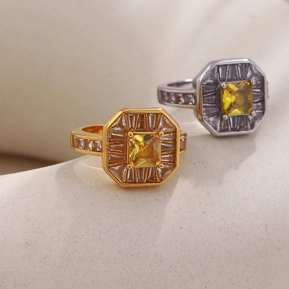 Reina Square Zircon Ring