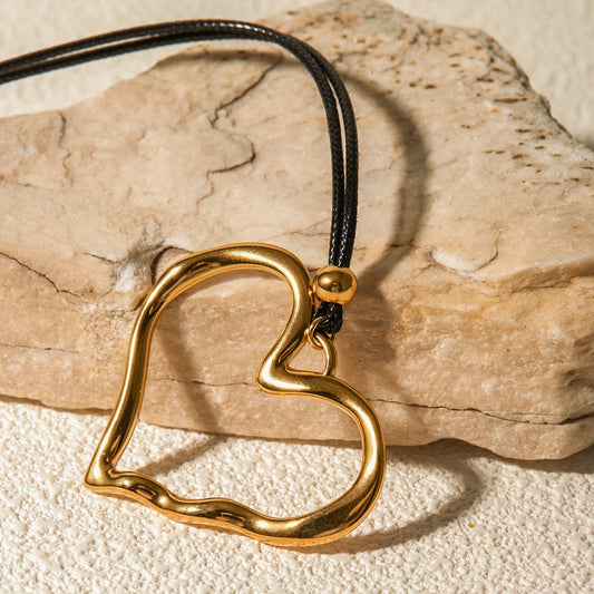 Cariño Open Heart Cord Necklace